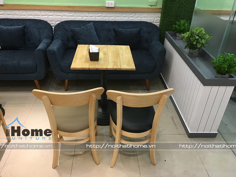 Ghế sofa sẫm màu 